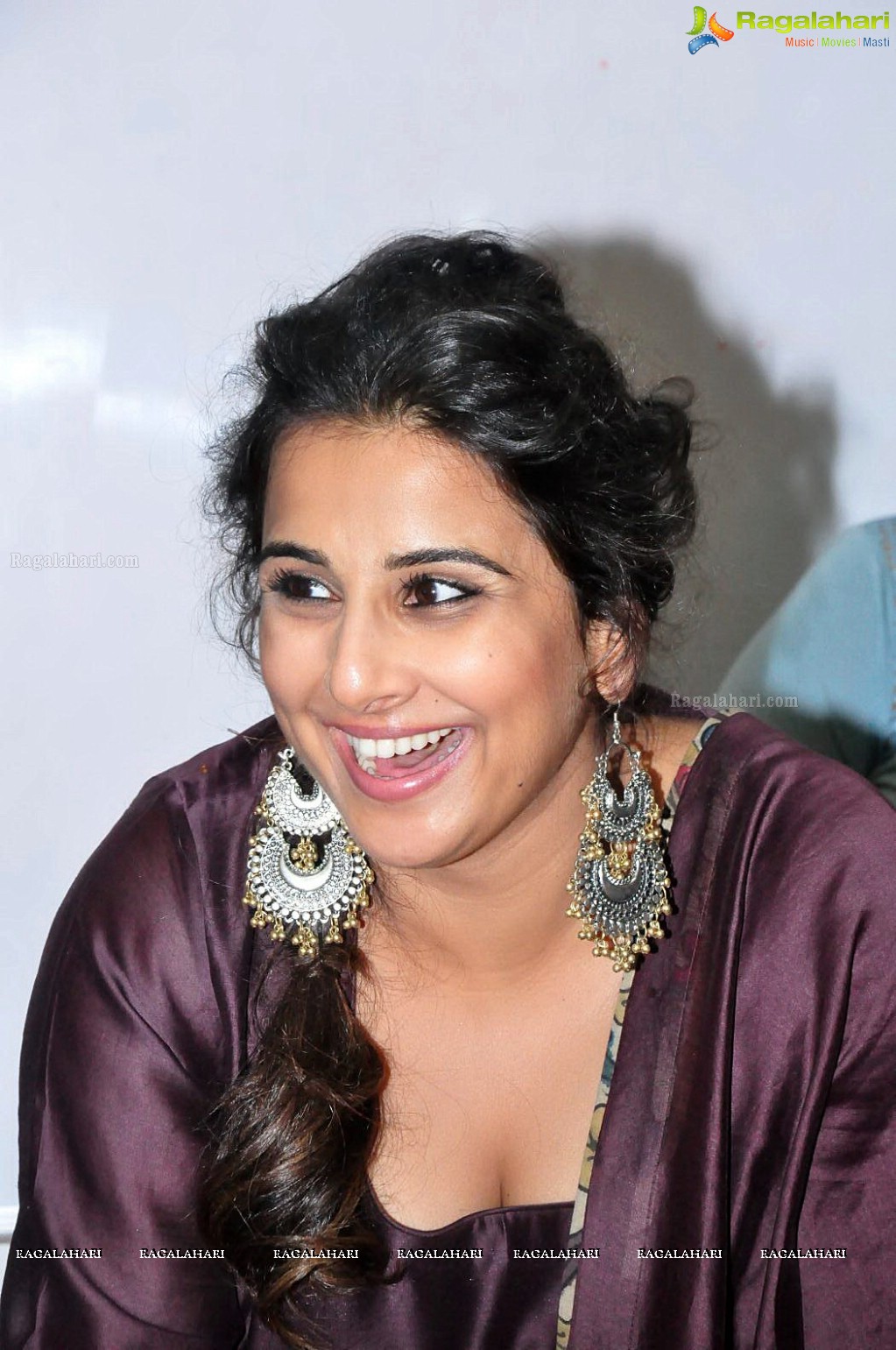 Vidya Balan's Kahaani 2 Promotion at Radio Mirchi