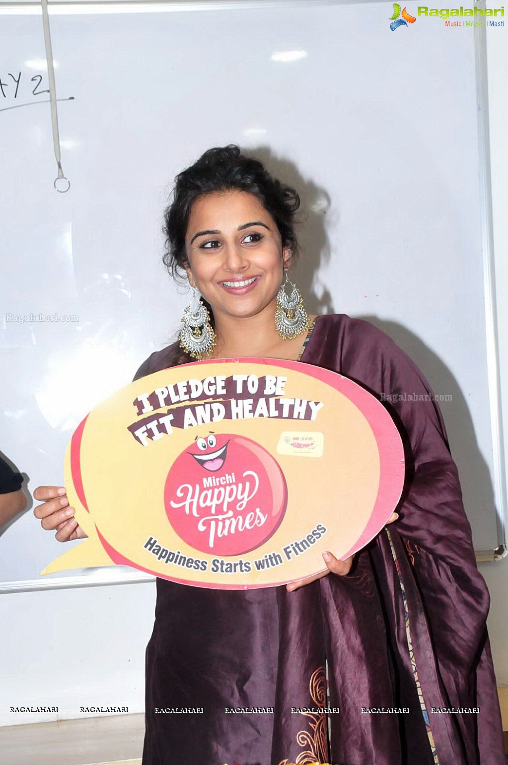 Vidya Balan's Kahaani 2 Promotion at Radio Mirchi