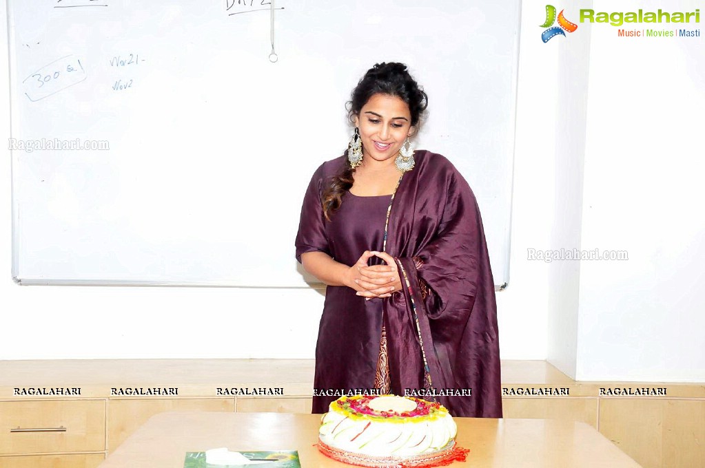 Vidya Balan's Kahaani 2 Promotion at Radio Mirchi