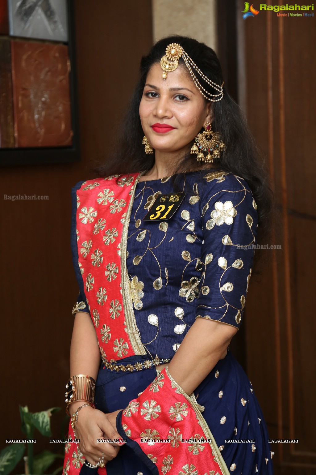 Hum Soch Ladies Organization Fashion Show at RNB Select Hotel, Hyderabad