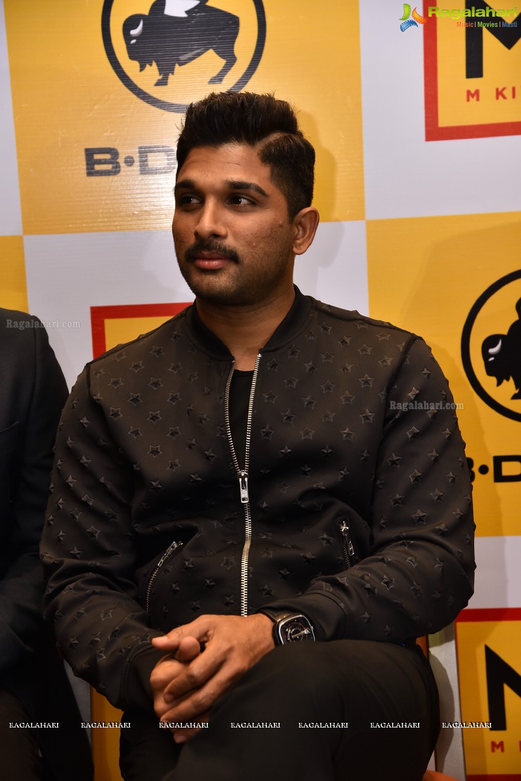 Allu Arjun launches B-Dubs in Hyderabad