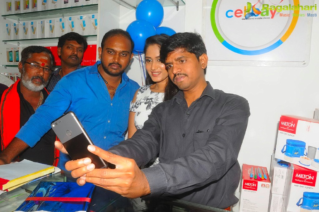 Grand Launch of 58th Cellbay at Sadasivpet by Soumya Venugopal