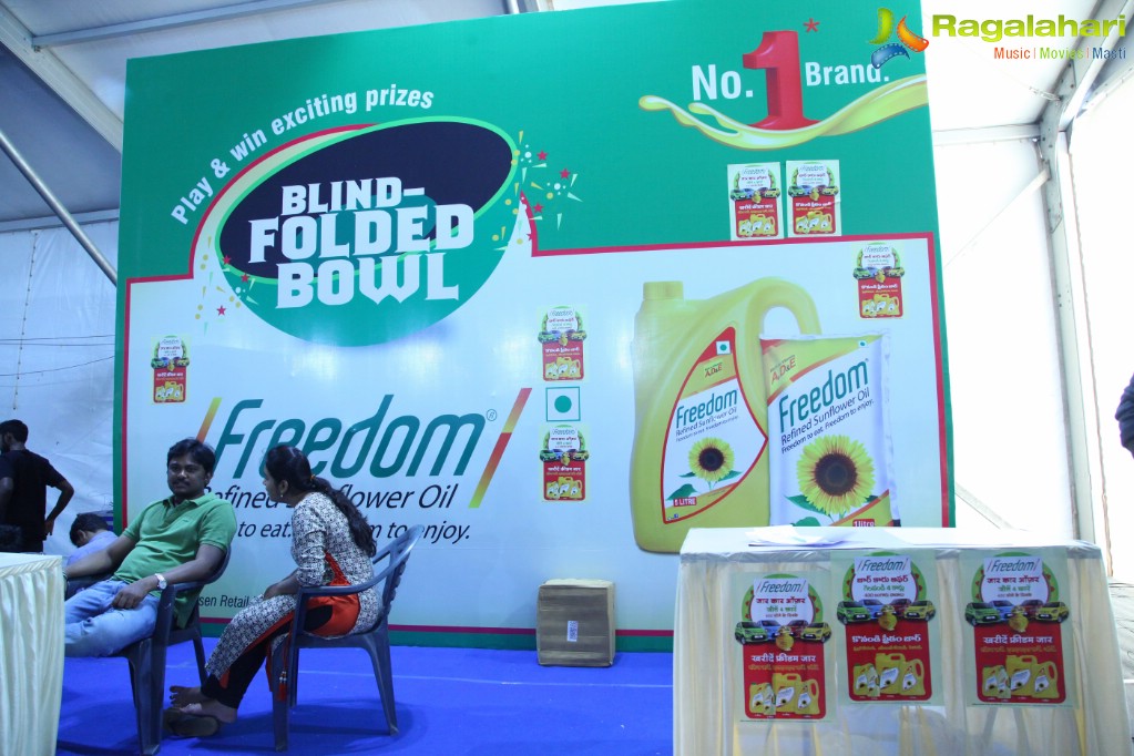Health & Fitness Expo by Freedom Refined Sunflower Oil & EventsNow at People's Plaza
