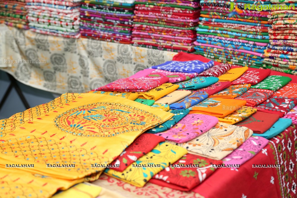 Golkonda Handlooms Exhibition at LB Nagar