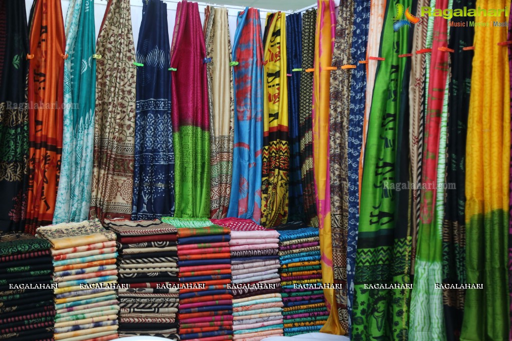 Golkonda Handlooms Exhibition at LB Nagar