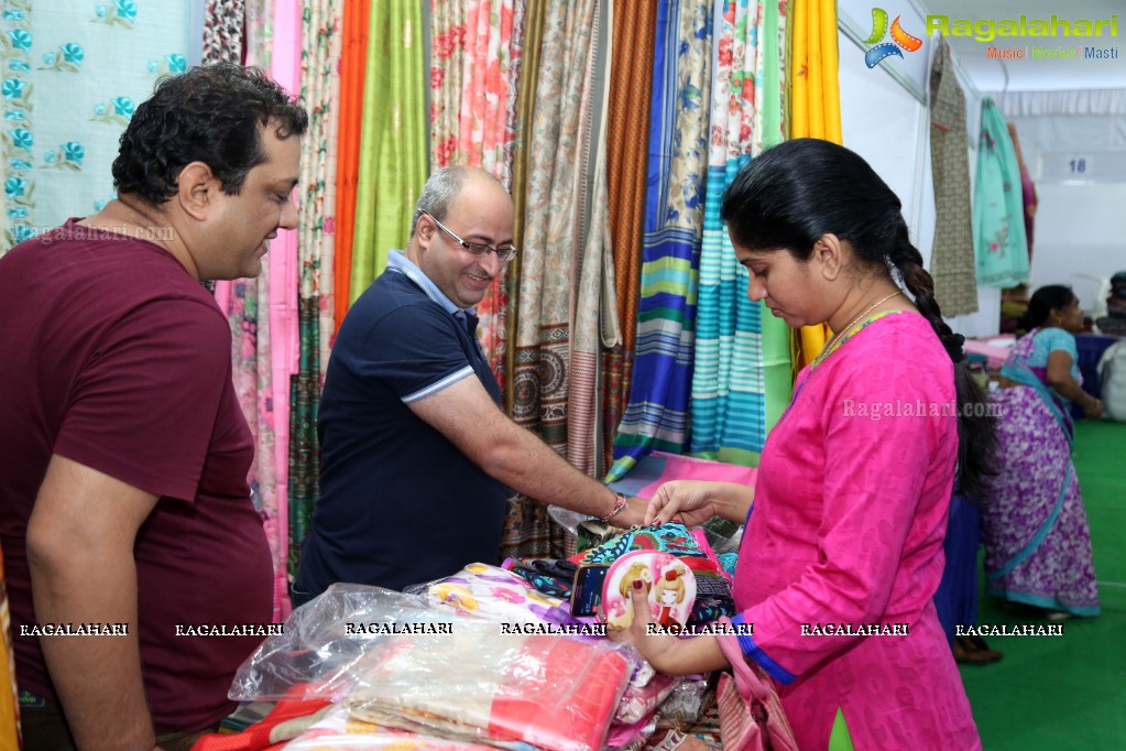 Golkonda Handlooms Exhibition at LB Nagar