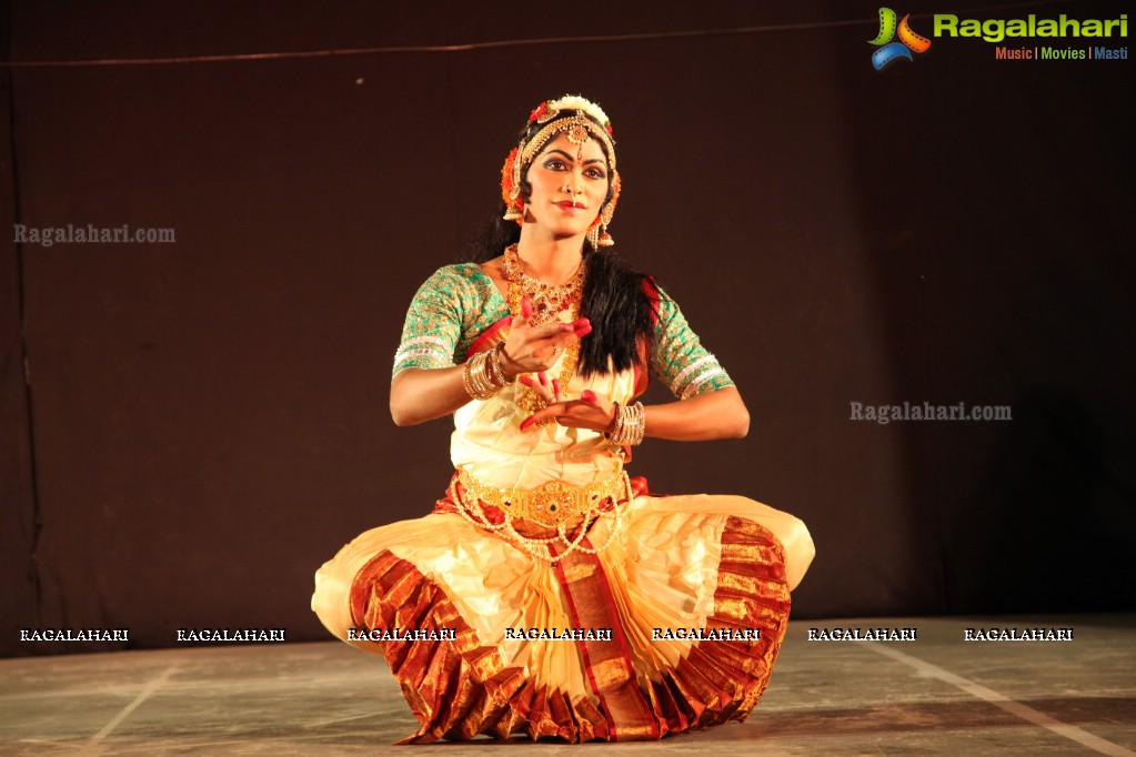 Kuchipudi Dance Performance by Haleem Khan at Agaaz-e-Baatcheet Program