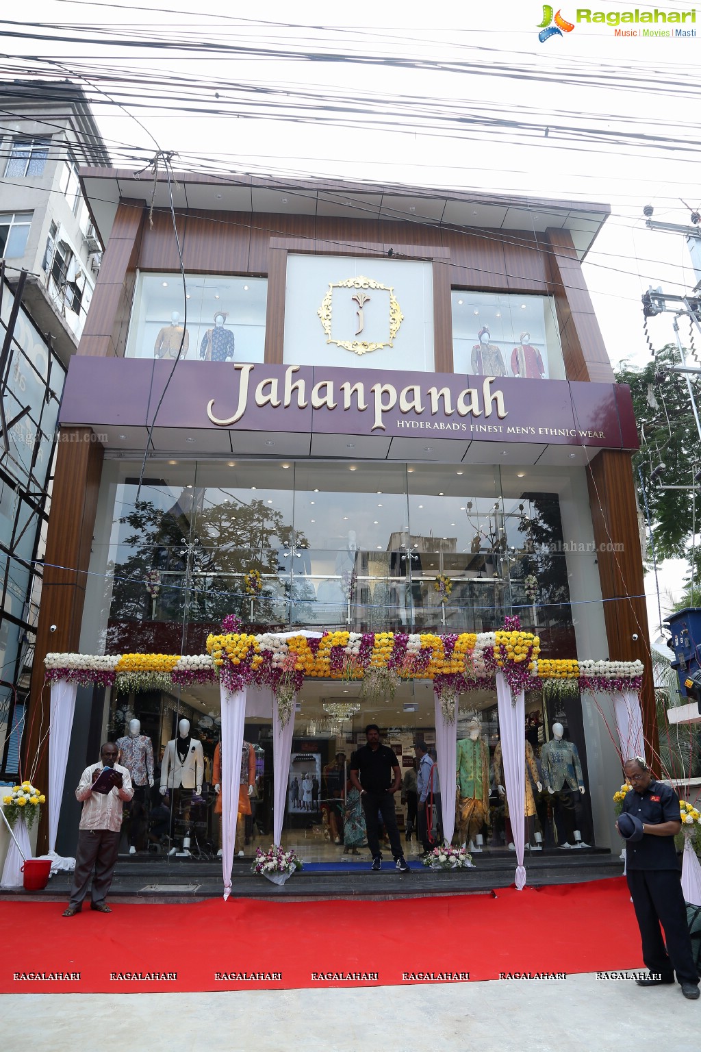 Nikhil inagurates Jahanpanah Secunderabad Store