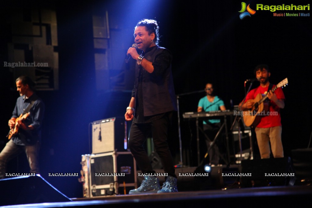 Music Concert by Kailash Kher at Shilpa Kala Vedika