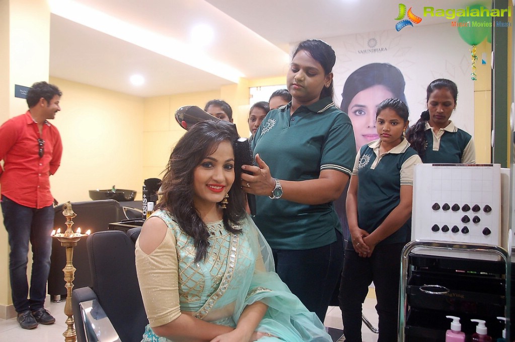 Madhavi Latha Launches Vasundhara Salon at Rajahmundry