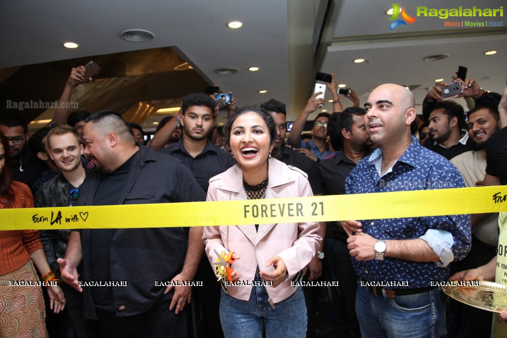 Meet and Greet with Vidya Vox at Forever 21, Forum Sujana Mall