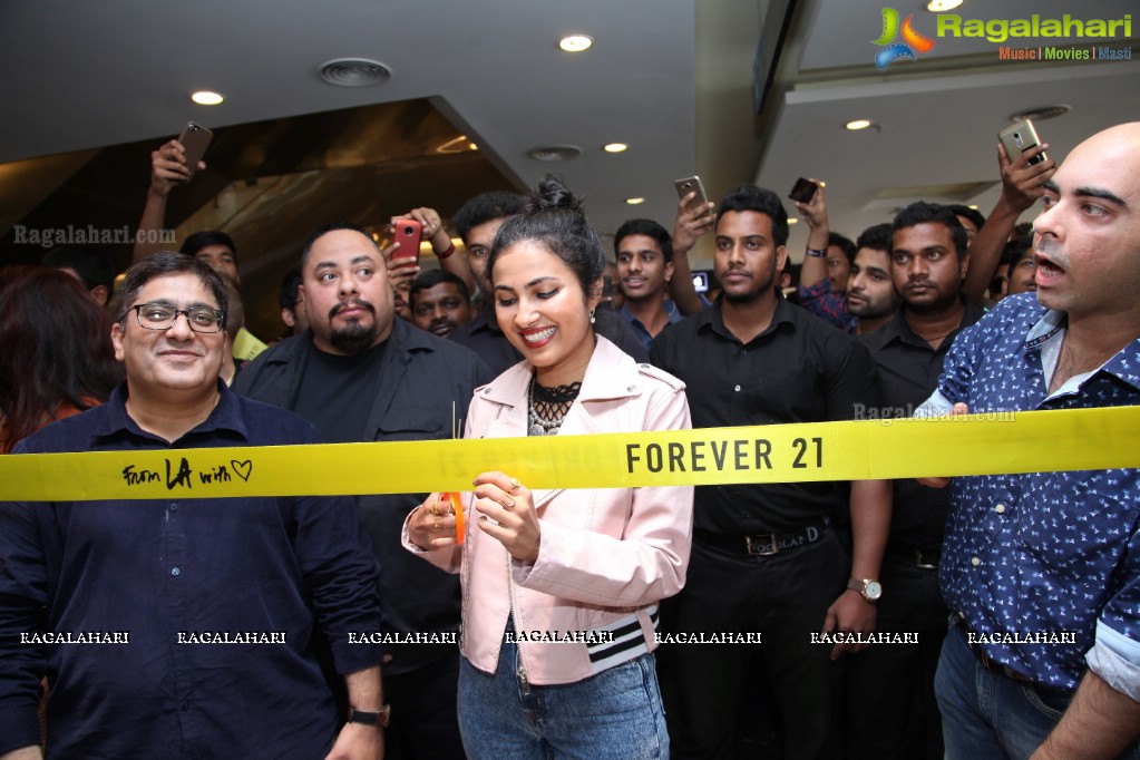 Meet and Greet with Vidya Vox at Forever 21, Forum Sujana Mall