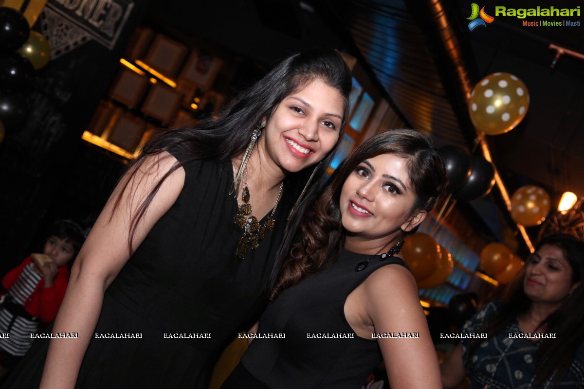 Sunita Gupta Birthday Bash at HyLife Brewing Company, Hyderabad