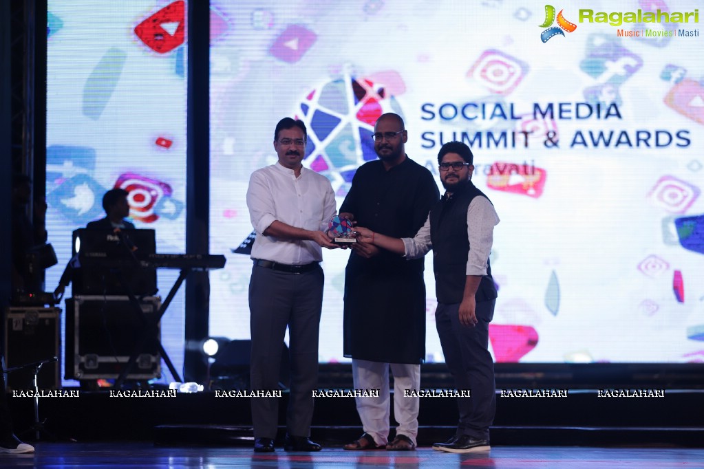 Social Media Awards Summit