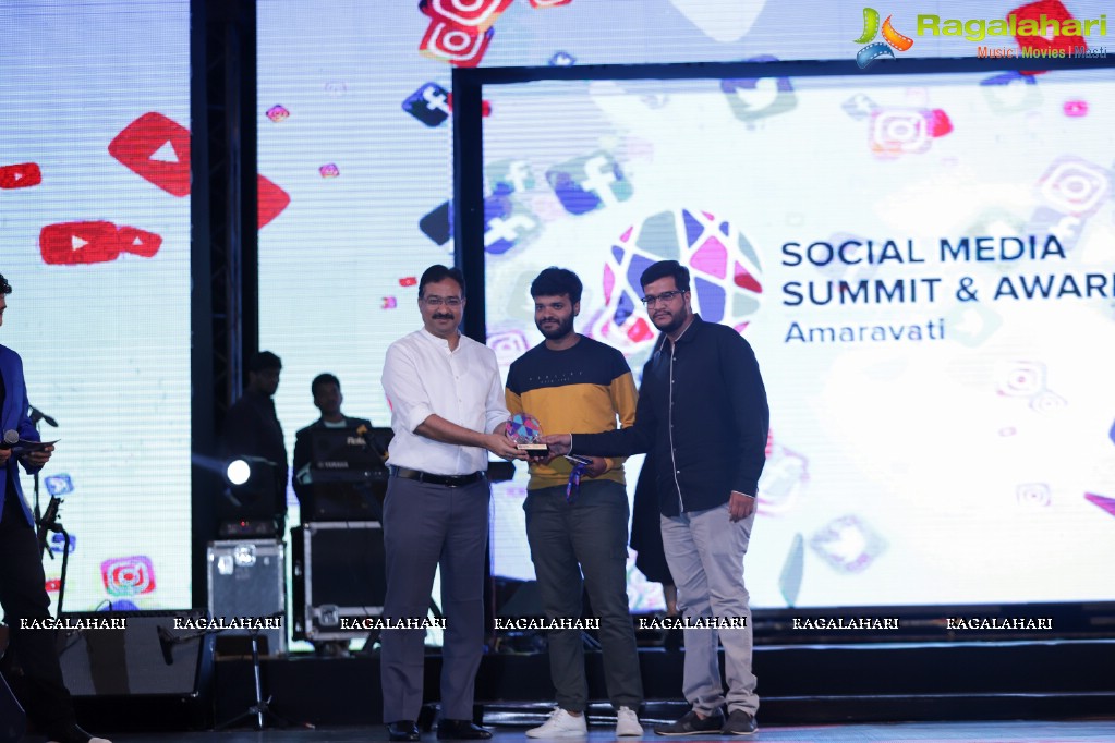 Social Media Awards Summit