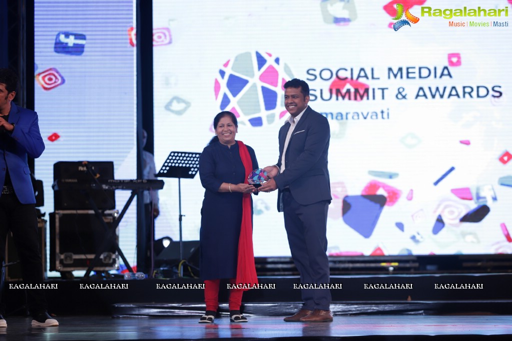 Social Media Awards Summit