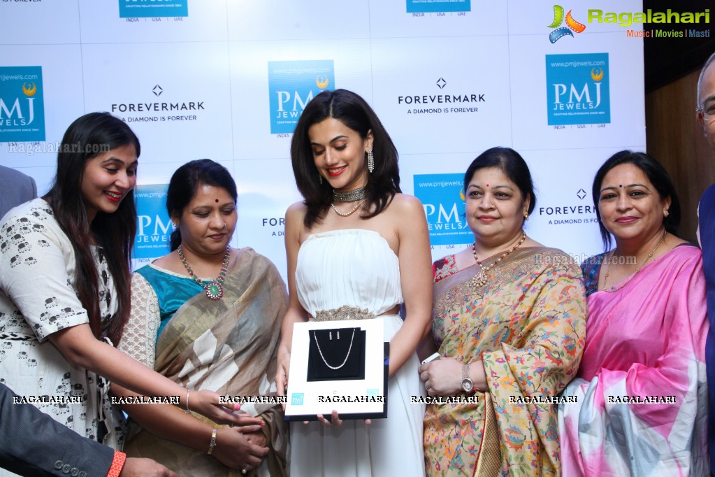 Taapsee Pannu launches Forevermark Diamond Collection at PMJ Jewels