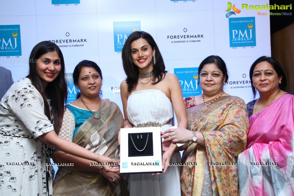 Taapsee Pannu launches Forevermark Diamond Collection at PMJ Jewels
