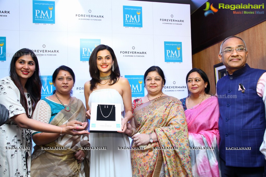 Taapsee Pannu launches Forevermark Diamond Collection at PMJ Jewels