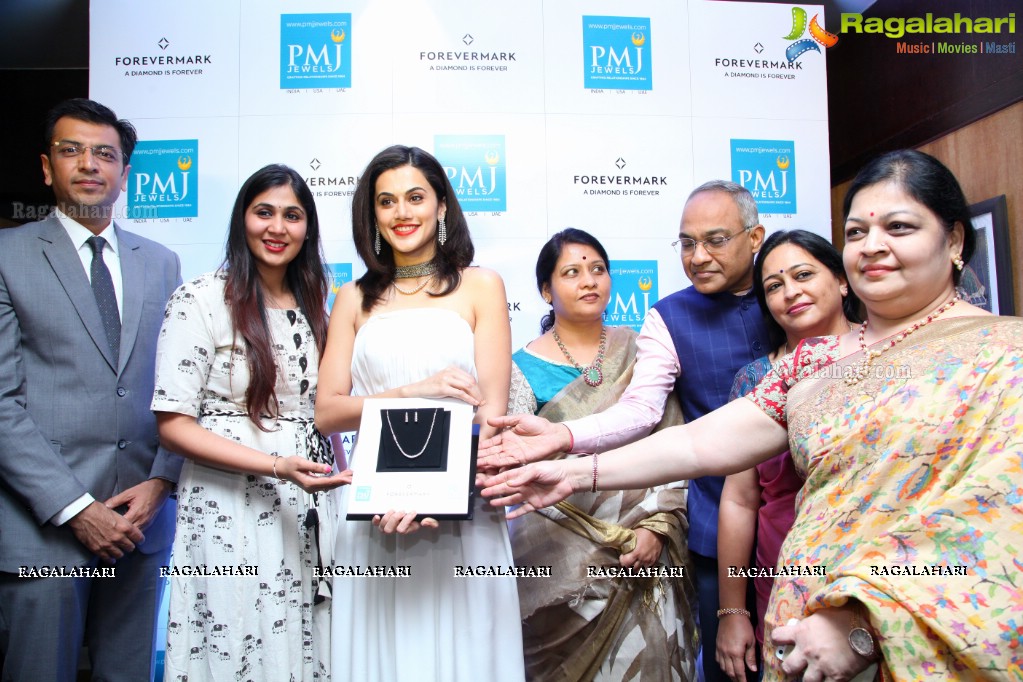 Taapsee Pannu launches Forevermark Diamond Collection at PMJ Jewels