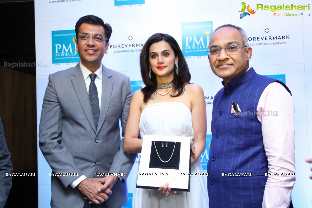 Taapsee Pannu launches Forevermark Diamond Collection at PMJ Jewels