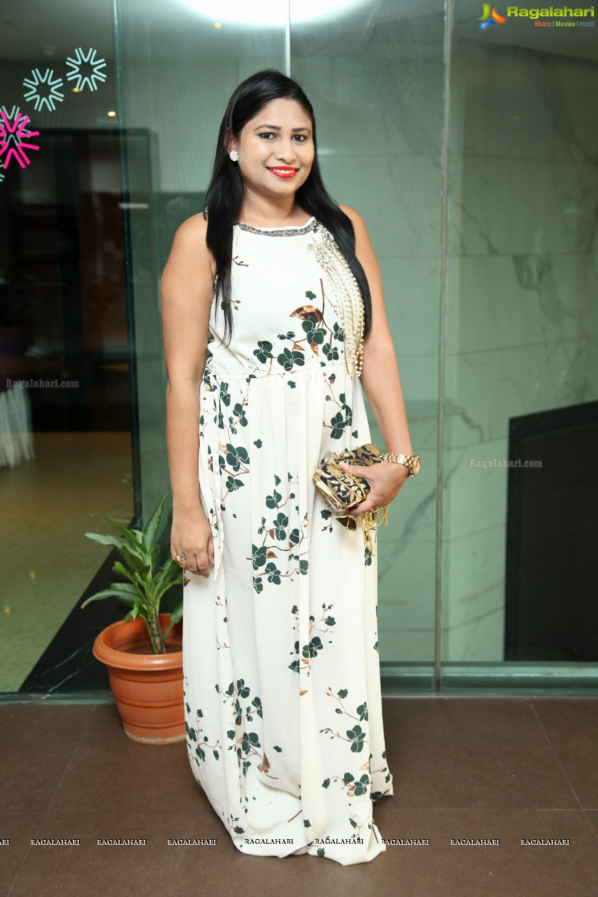 Victorian Hi-Tea Party by Manisha Kapoor at Taj Vivanta Pool Side