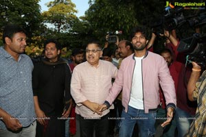 Vijay Deverakonda's Taxiwala Success celebrations