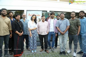 Vijay Deverakonda's Taxiwala Success celebrations