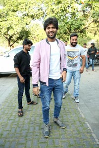 Vijay Deverakonda's Taxiwala Success celebrations