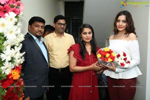 Diksha Panth Inaugurates Glam Studios Unisex Salon