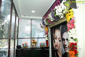 Diksha Panth Inaugurates Glam Studios Unisex Salon