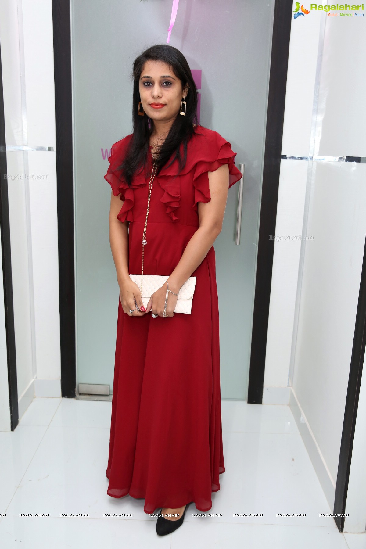 Diksha Panth Inaugurates Glam Studios Unisex Salon at KPHB