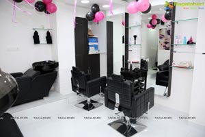 Diksha Panth Inaugurates Glam Studios Unisex Salon