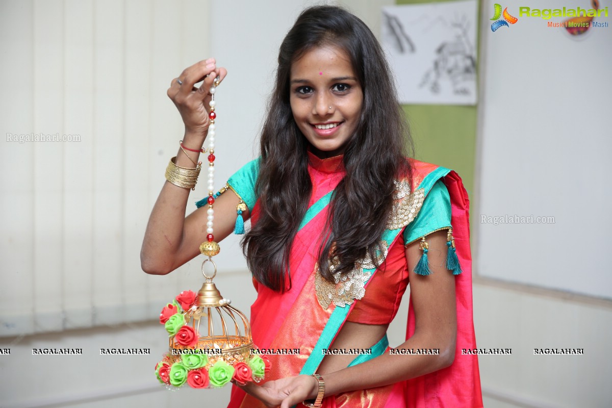 Instituto Design Innovation (IDI) Celebrates Diwali With Diya Decoration & Traditional Dresses