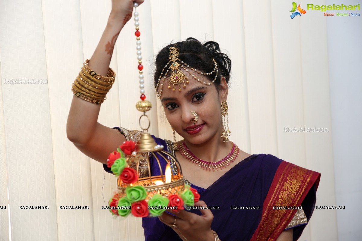 Instituto Design Innovation (IDI) Celebrates Diwali With Diya Decoration & Traditional Dresses