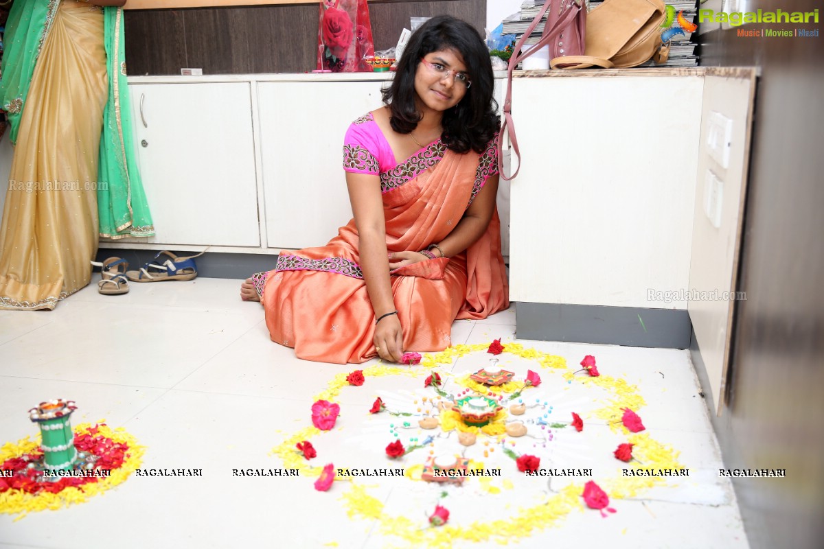 Instituto Design Innovation (IDI) Celebrates Diwali With Diya Decoration & Traditional Dresses