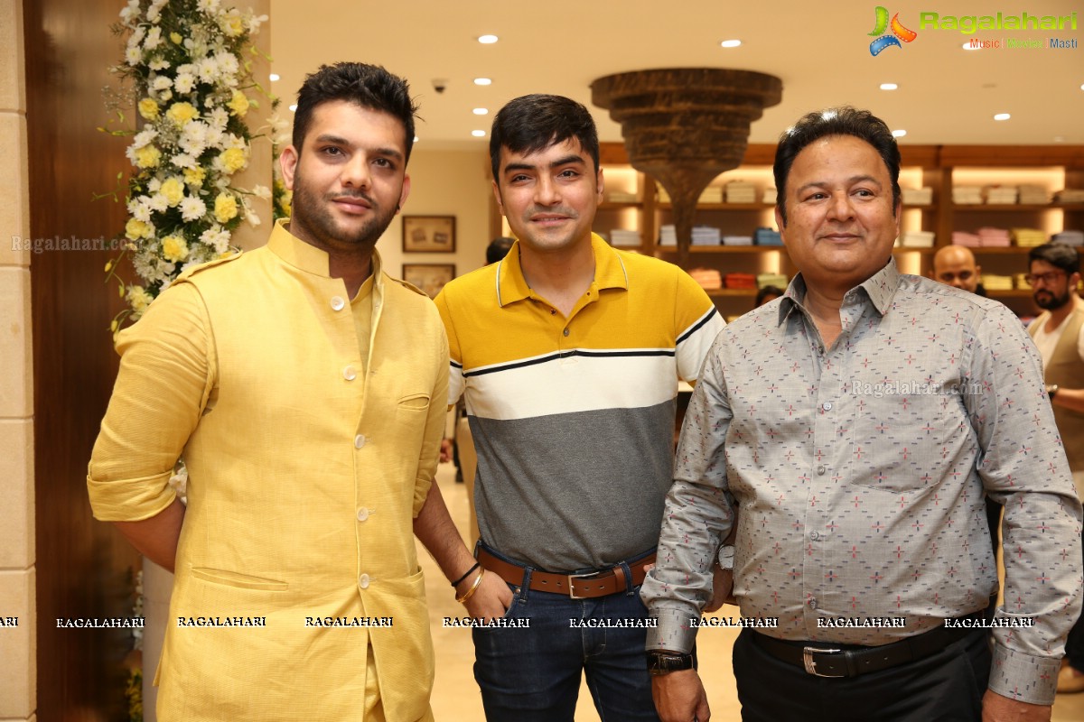 Kora by Nilesh & Mitesh 10th Store Launch, Hyderabad