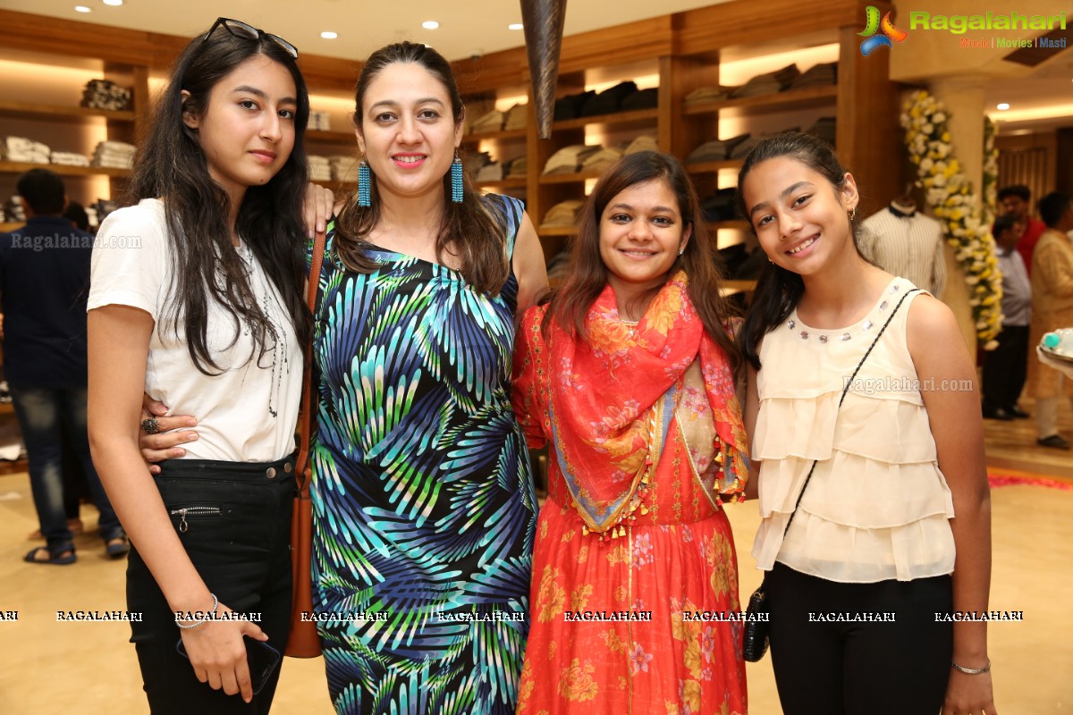 Kora by Nilesh & Mitesh 10th Store Launch, Hyderabad