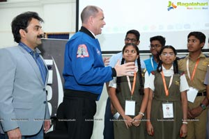 NASA Experts Encourage Students at HPS