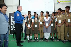 NASA Experts Encourage Students at HPS