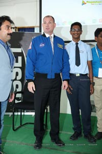 NASA Experts Encourage Students at HPS