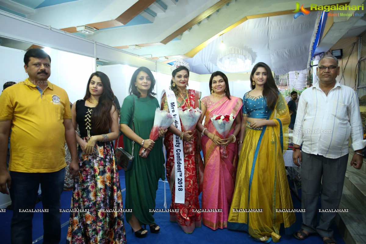 Nidhi Bhuraria Mrs. India Beauty Confident 2018 Launches National Silk Expo-2018