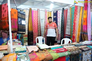 National Silk Expo-2018 begins at Sri Satya Sai Nigamagamam