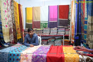 National Silk Expo-2018 begins at Sri Satya Sai Nigamagamam