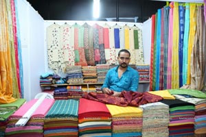 National Silk Expo-2018 begins at Sri Satya Sai Nigamagamam