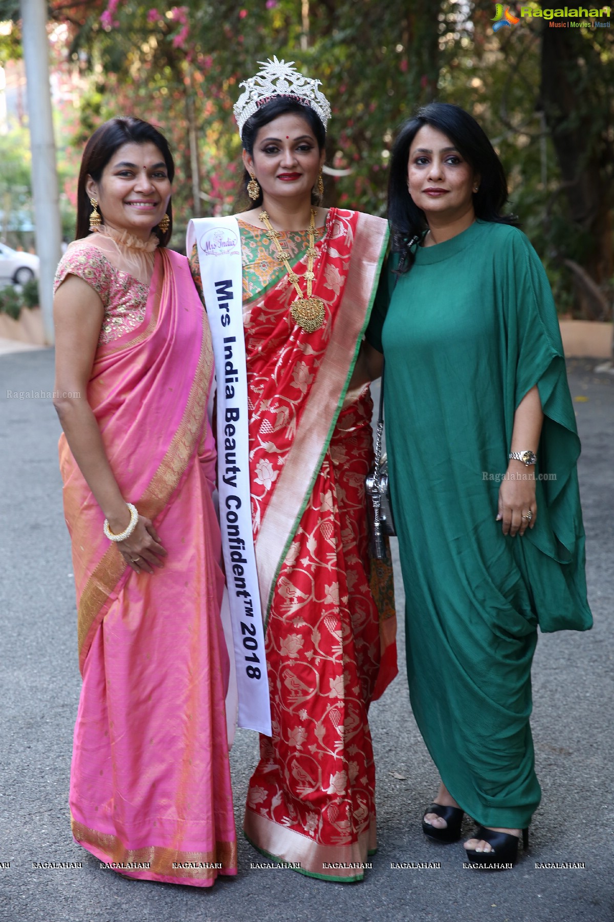 Nidhi Bhuraria Mrs. India Beauty Confident 2018 Launches National Silk Expo-2018