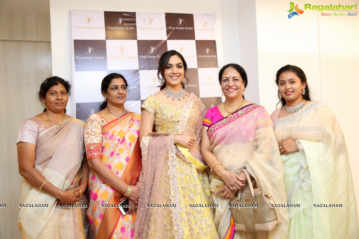 Tollywood Actress Ritu Varma Inaugurates ‘Priya Design Studio’ @ Jubilee Hills