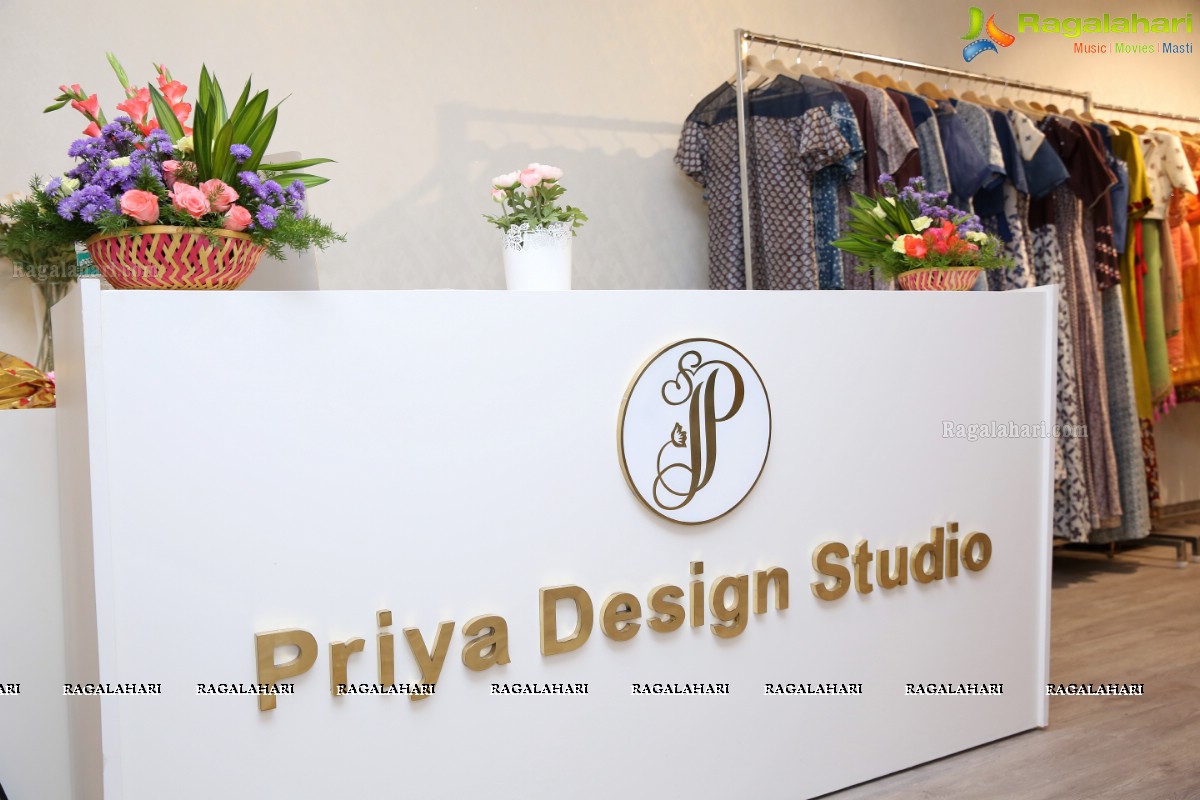 Tollywood Actress Ritu Varma Inaugurates ‘Priya Design Studio’ @ Jubilee Hills