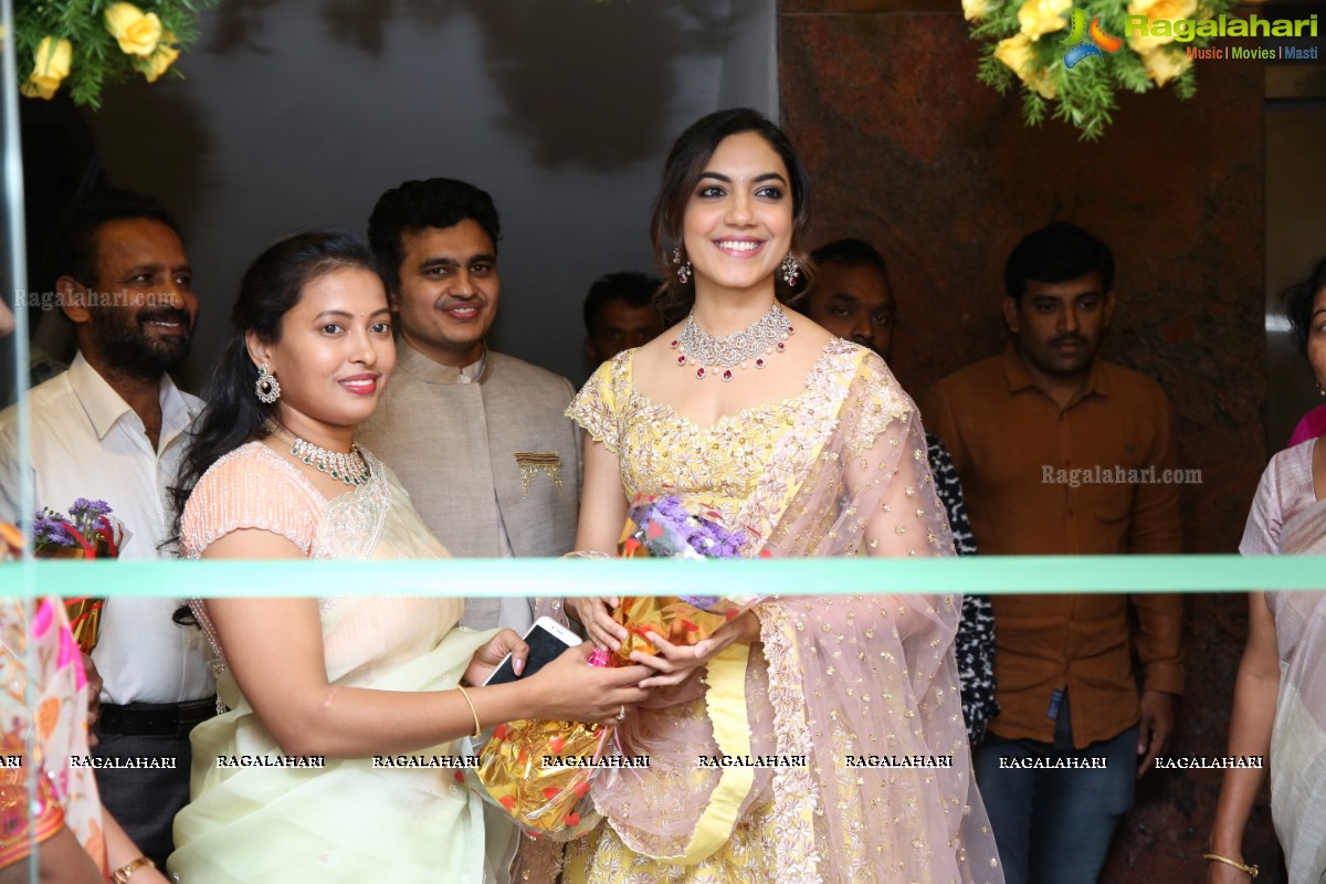 Tollywood Actress Ritu Varma Inaugurates ‘Priya Design Studio’ @ Jubilee Hills