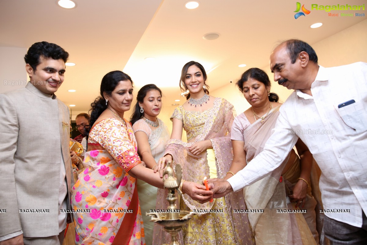 Tollywood Actress Ritu Varma Inaugurates ‘Priya Design Studio’ @ Jubilee Hills